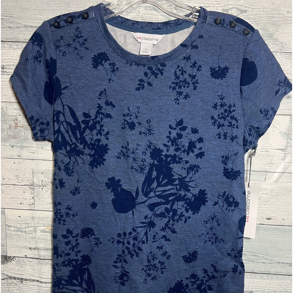 liz claiborne lt indigo floral top nwt size small